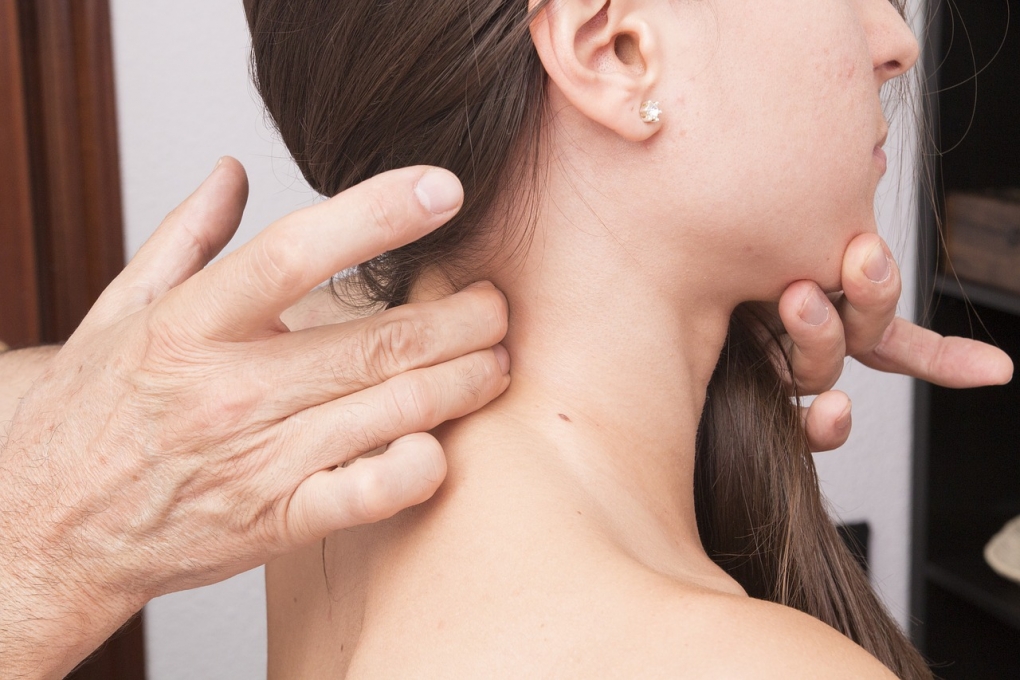 Pozbądź się bólu karku i szyi – sprawdzone sposoby