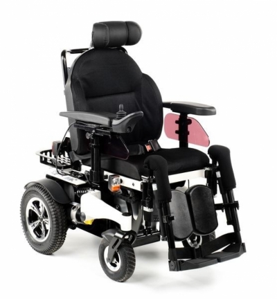 Wózek inwalidzki ręczny czy elektryczny – co wybrać?